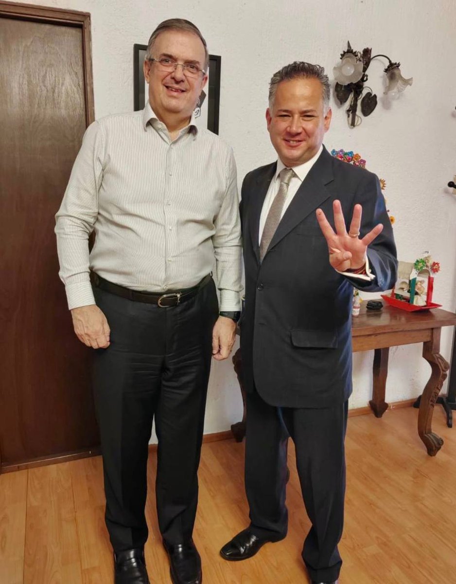 SNietoCastillo's tweet photo. Quiero felicitar a mi amigo Marcelo Ebrard @m_ebrard por su nueva encomienda como Secretario de Economía. En este momento histórico para la transformación, su capacidad y experiencia serán claves para impulsar el desarrollo de nuestro país y renegociar el TMEC. https://t.co/QioUztxiKc