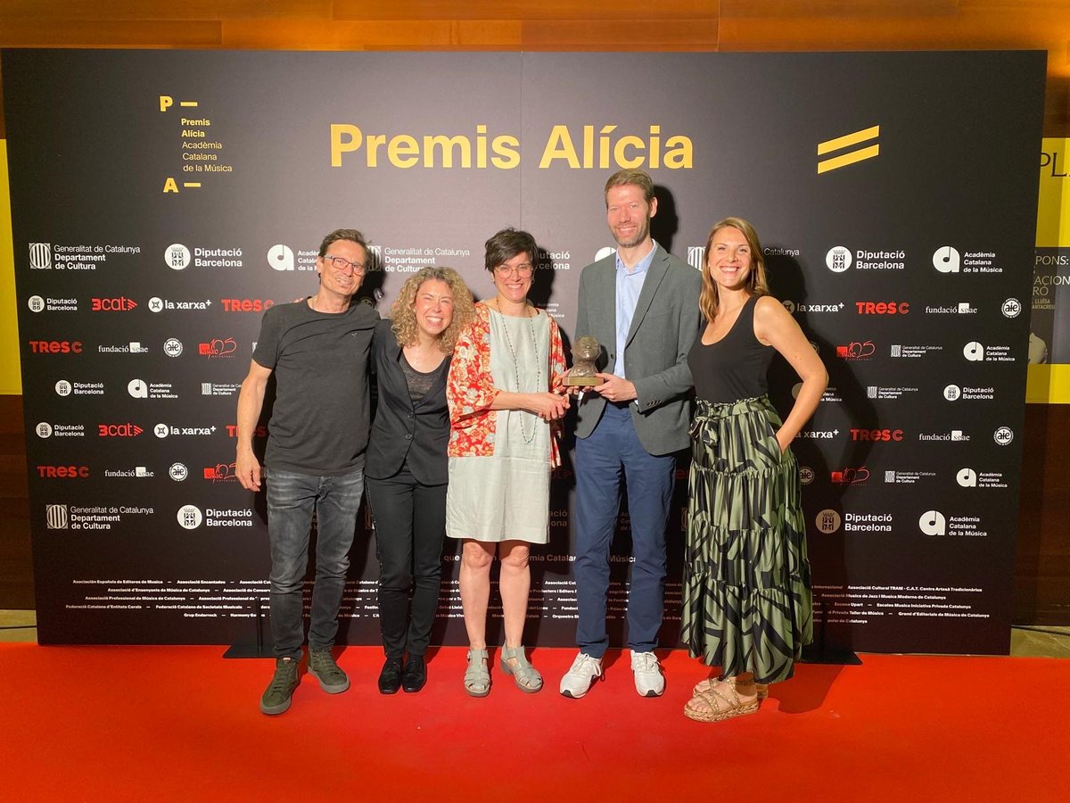 Catalunya Música (@catalunyamusica) on Twitter photo El programa <a href="/assaig_general/">Assaig general</a> ha guanyat el Premi Alícia de <a href="/AcademiaMusica_/">Acadèmia Catalana de la Música</a> en la categoria de Periodisme i divulgació musical
Enhorabona a tot l'equip! El programa <a href="/assaig_general/">Assaig general</a> ha guanyat el Premi Alícia de <a href="/AcademiaMusica_/">Acadèmia Catalana de la Música</a> en la categoria de Periodisme i divulgació musical
Enhorabona a tot l'equip!