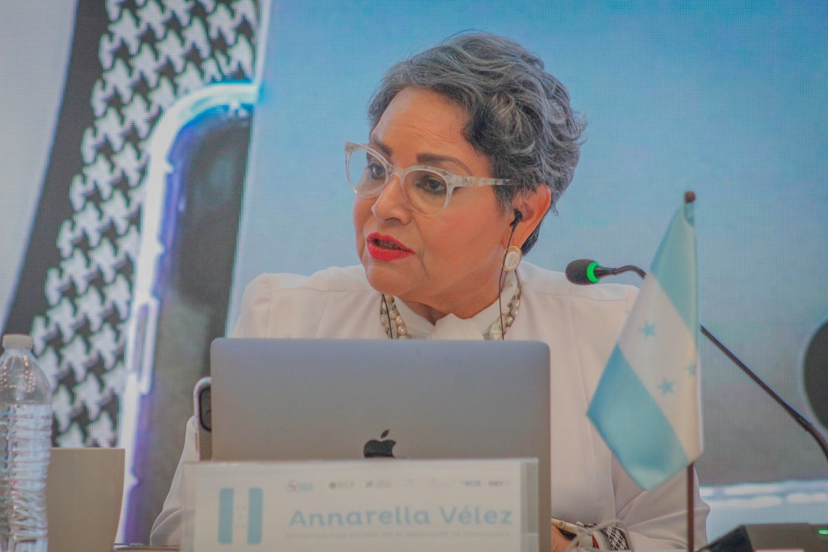 En la Reunión del Consejo de Ministros de Cultura de <a href="/se_CECCSICA/">CECC/SICA</a> en Honduras, planteamos junto a <a href="/UNESCOsanjose/">UNESCO San José</a> impulsar la educación artística y cultural,  lanzar el Plan Centroamericano de Lenguas Indígenas y promover el uso de la inteligencia artificial en el sector cultural.