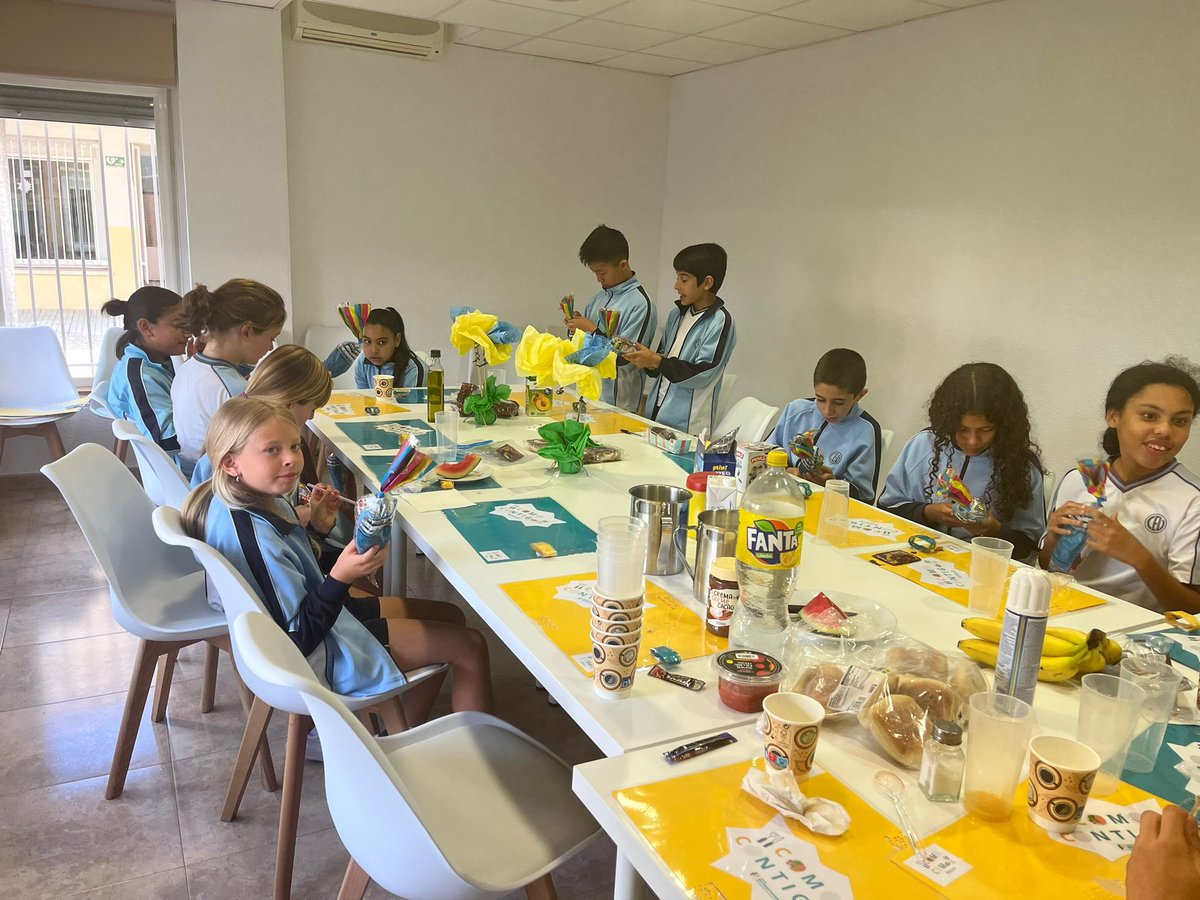 👉 Los alumnos de #5EP disfrutando de su premio del concurso de baile de Monkole! 💃🏼 🕺🏻 <a href="/AmigosdeMonkole/">Amigos de Monkole</a> 

¡Os lo merecéis! 🫶

#ColegioSanRafaelMadrid #ParentesRedEducativaInternacional