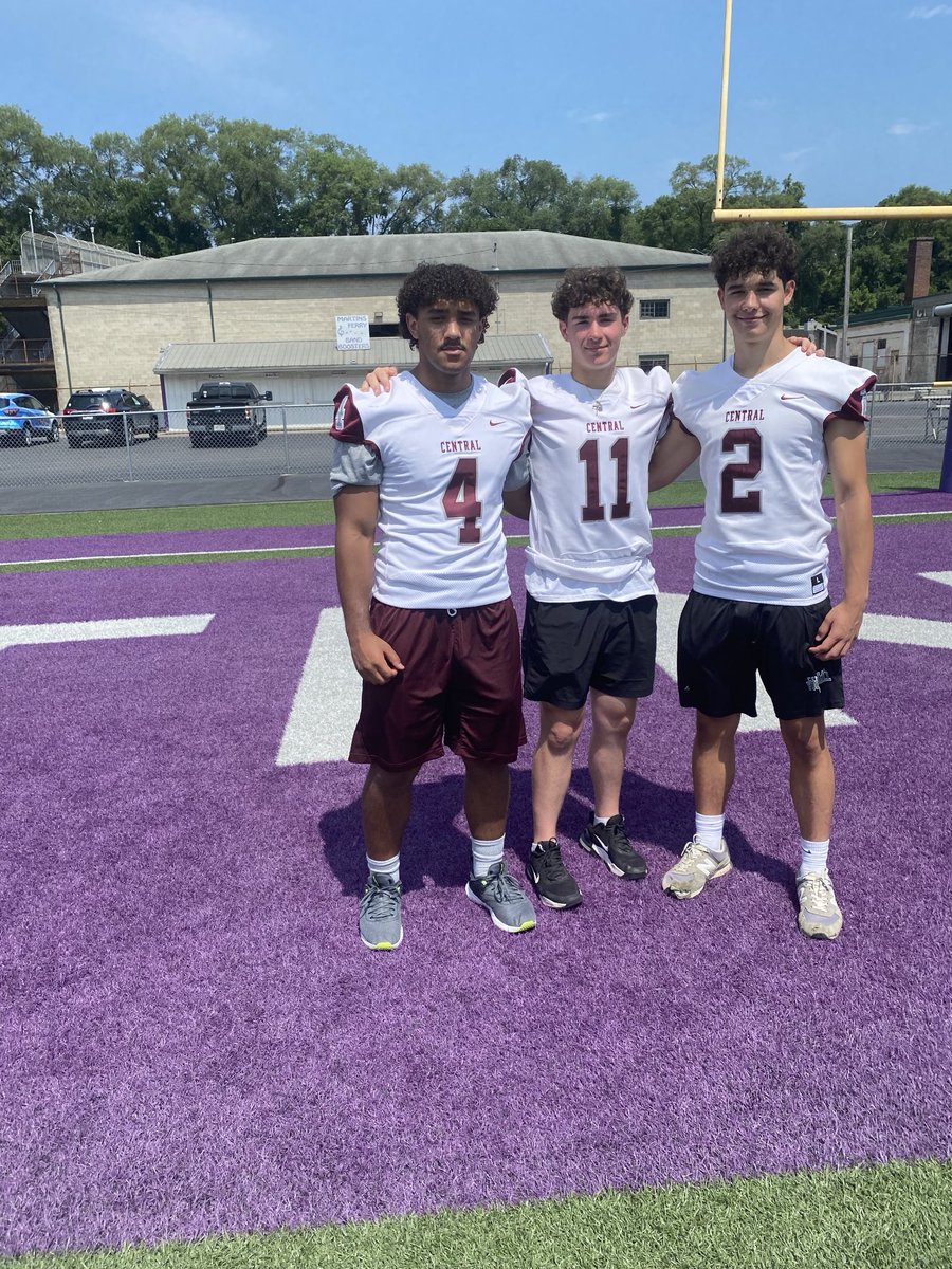 MikeYou47339306's tweet photo. CCHS 🏈 Media Day for TV9 Big 22 @ MF 👏 👏👏 https://t.co/6CfGGt8pSA