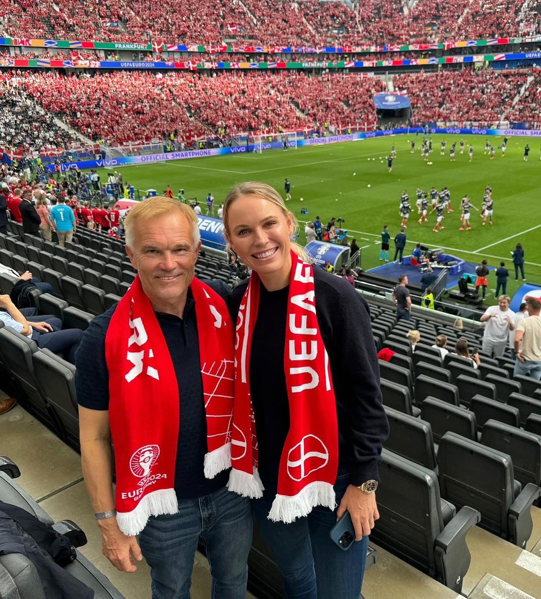 CaroWozniacki's tweet image. Had fun cheering on Denmark today! 🇩🇰 Let’s win the next one and keep moving forward 💪🏻🇩🇰 
Thank you @adidas for the brilliant hospitality!