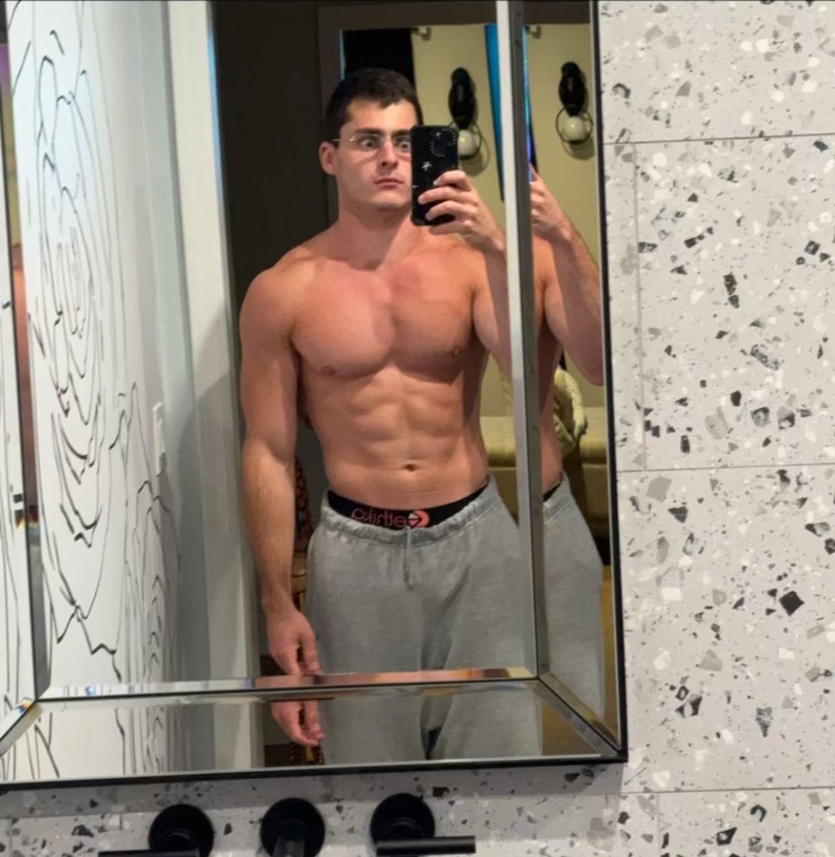 celeb_cumdump's tweet photo. the things this man’s body does to me ��� https://t.co/WVk08B2HF9