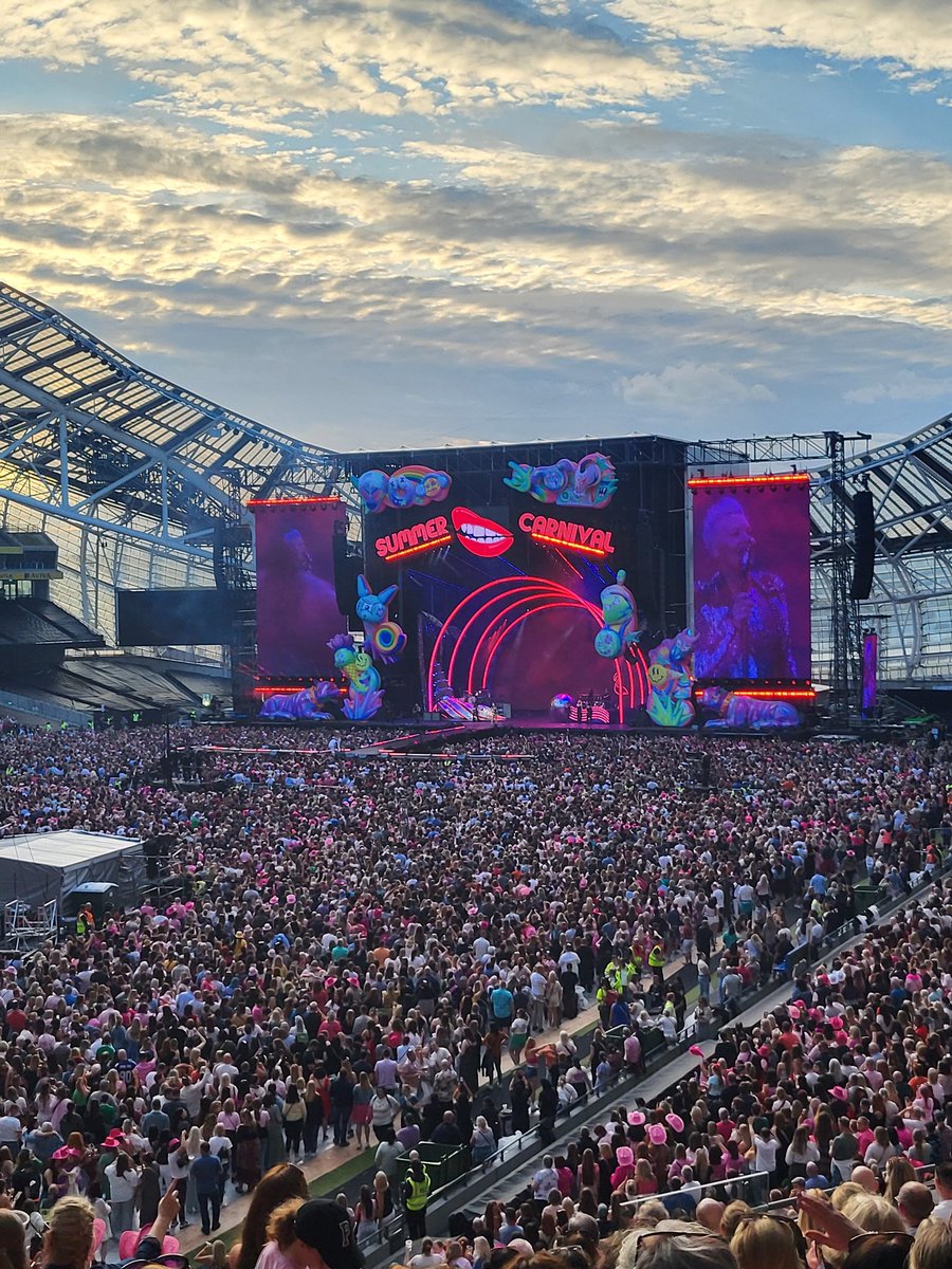 EventfulPepper's tweet photo. Pink Thursday at @AVIVAStadium 💖
#PinkBaby https://t.co/5n6dtK1MXI