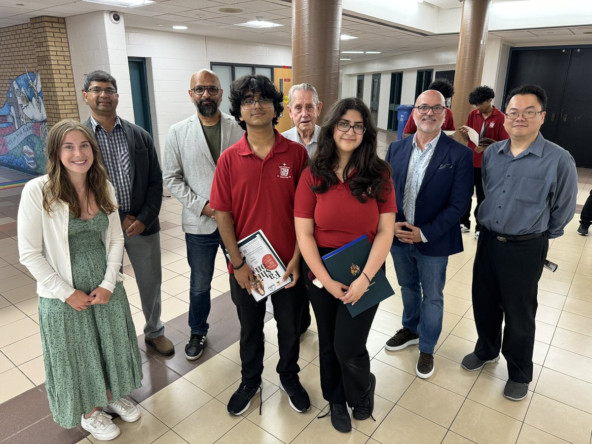mduarte_HCDSB's tweet photo. Congratulations to the winning BR Hacks team for coming in 1st place with their Milton BookHive project.
Recognition certificates were presented by MPP Zeeshan Hamid &amp; MP Adam van Koeverden’s office in the presence of Mayor Krantz. @HCDSB @BishopReding @Principal_BR https://t.co/rlTNUPGiSf