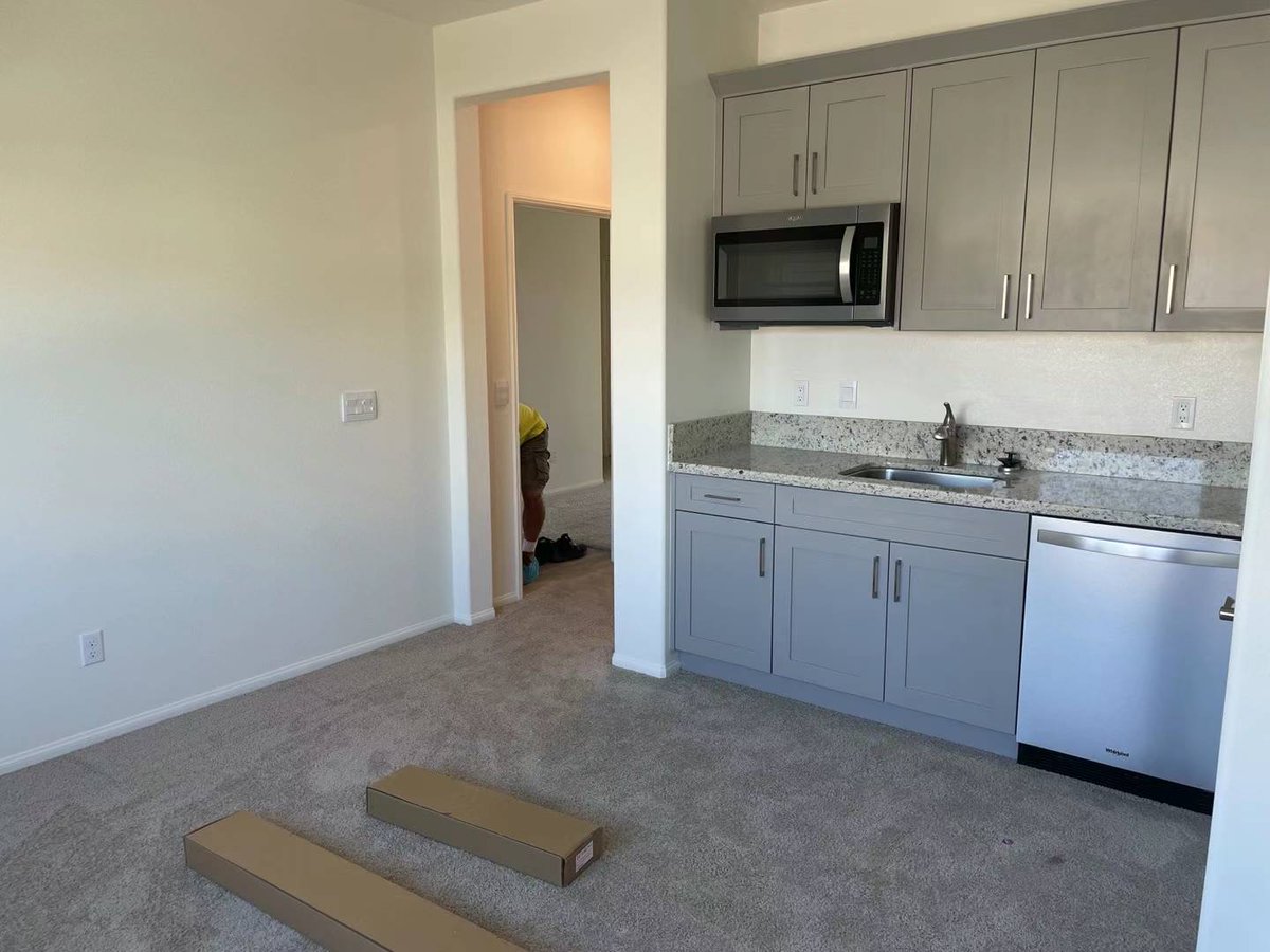 🏡 Helping clients find the perfect multi-gen property is always a joy! 🎉 One-house-two-unit, it's a true rental income generator! 💰 #RealEstate #PropertyInvestment #RentalIncome #MultiGenLiving