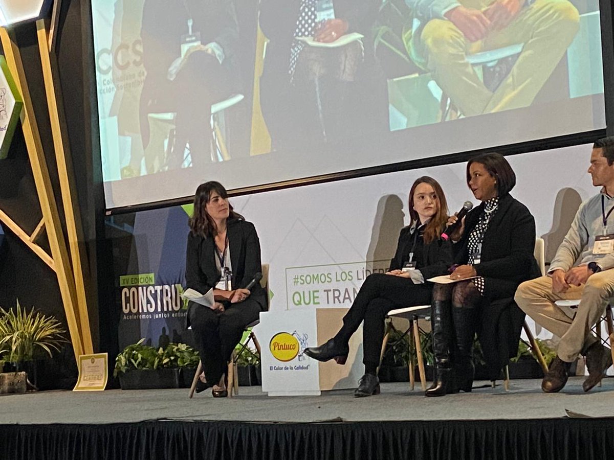 CEMEX_Colombia's tweet photo. Hoy en #ConstruVerde, del @CCCSColombiaGBC, nuestra vicepresidenta de Asuntos Públicos &amp; Comunicación Dania Heredia compartió su experiencia como panelista sobre las claves para la adaptación y resiliencia desde la infraestructura. ¡Trabajamos por un mejor futuro para todos! https://t.co/aXUkkYZ7ok