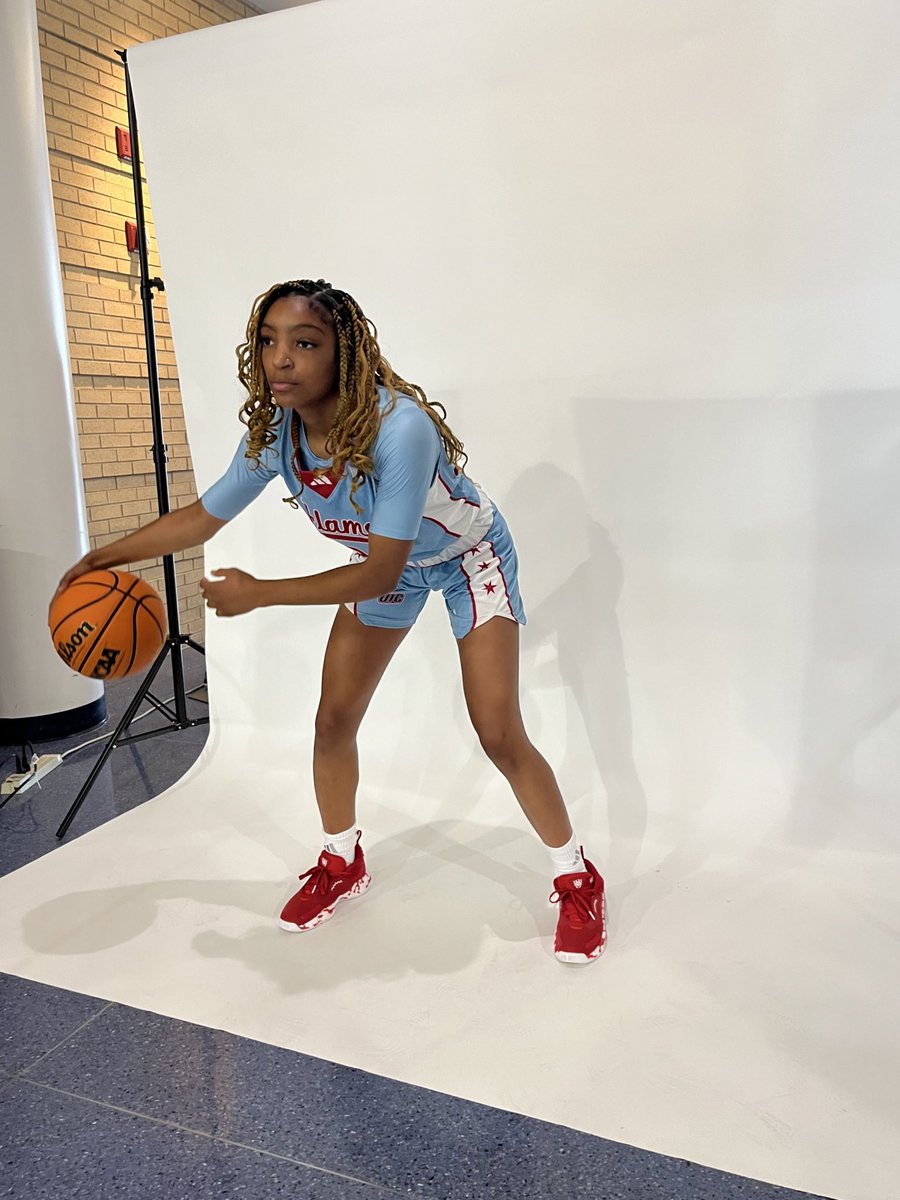 UIC W. Basketball 🔥🏀 tweet media