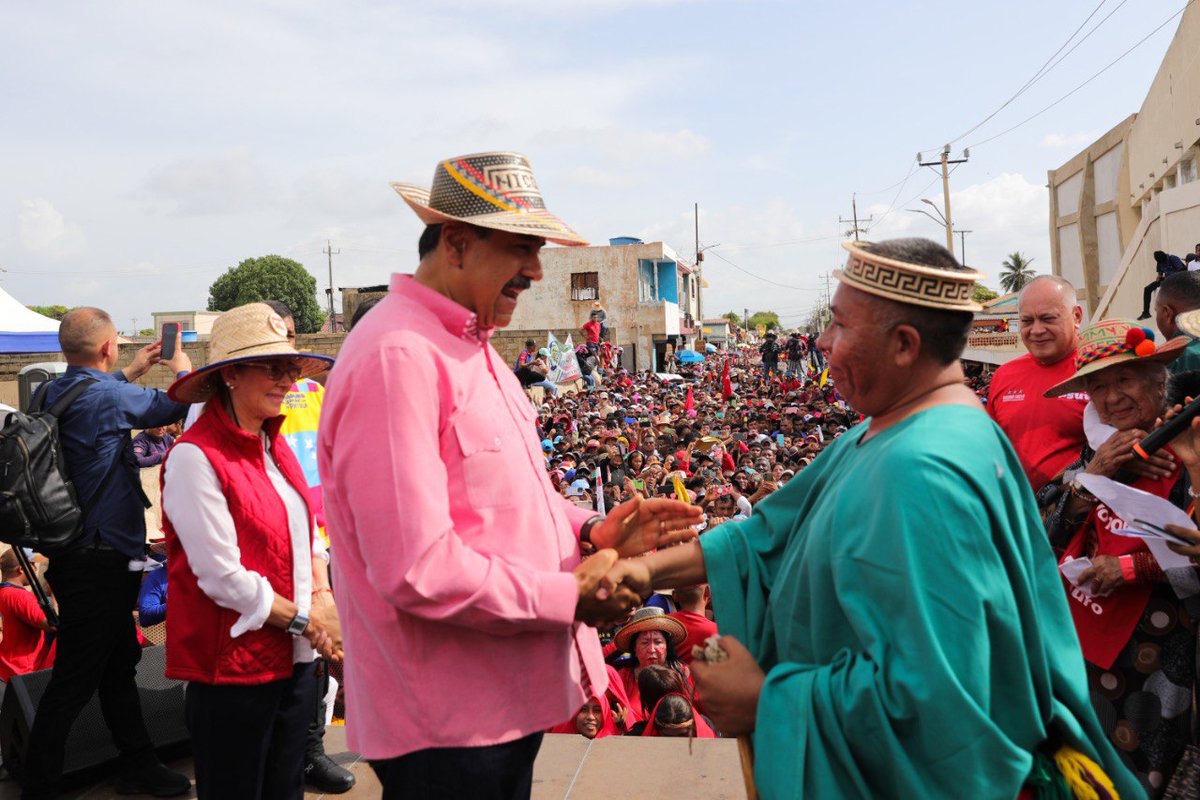 #Entérate 📰| “Vengo a Mara y a todo este eje a decir: Aquí estoy, Nicolás Maduro el presidente del pueblo”, expresó <a href="/NicolasMaduro/">Nicolás Maduro</a> en el encuentro con pueblos indígenas en el municipio Mara.