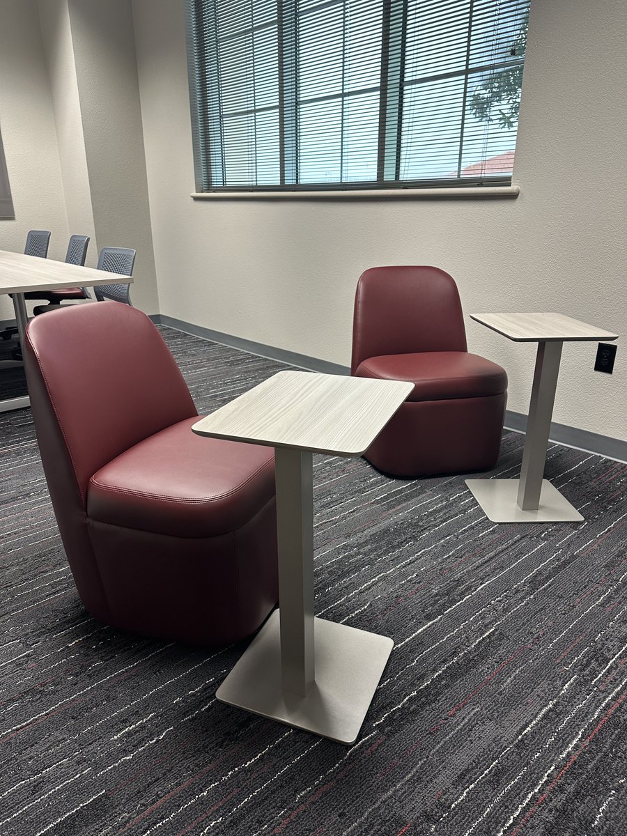 li_tx's tweet photo. A few snapshot images from our latest project with Texas A&amp;M University School of Pharmacy, located in Kingsville, TX. #AGGIES #LIBRARYFURNITURE #MODERNLIBRARY #LIBRARYINTERIORS https://t.co/khjxxxoARR