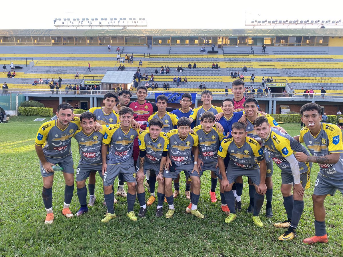 Club_Crucero's tweet image. #TorneoProvincial #8vos 

Ganó Crucero 💛💛💛

Tras disputarse la ida de los 8vos de final del Torneo Provincial,  Crucero le ganó a Libertad 3 a 2. 

⚽️ Braure, Gonzalez y Rivas

#VamosCrucero 💛