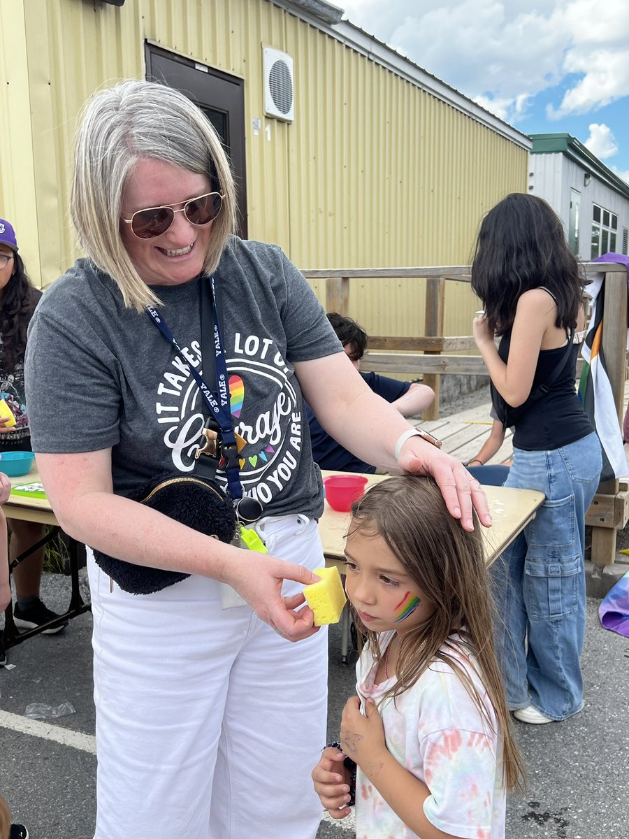 Throwback to our Pride event last Friday! Part 2. We had an assembly, parade, face painting, tattoo station, water fight, colouring, graffiti etc. What a great end to the day! <a href="/CatWoodsES_LDSB/">Cataraqui Woods ES</a> <a href="/LimestoneDSB/">Limestone District School Board</a>