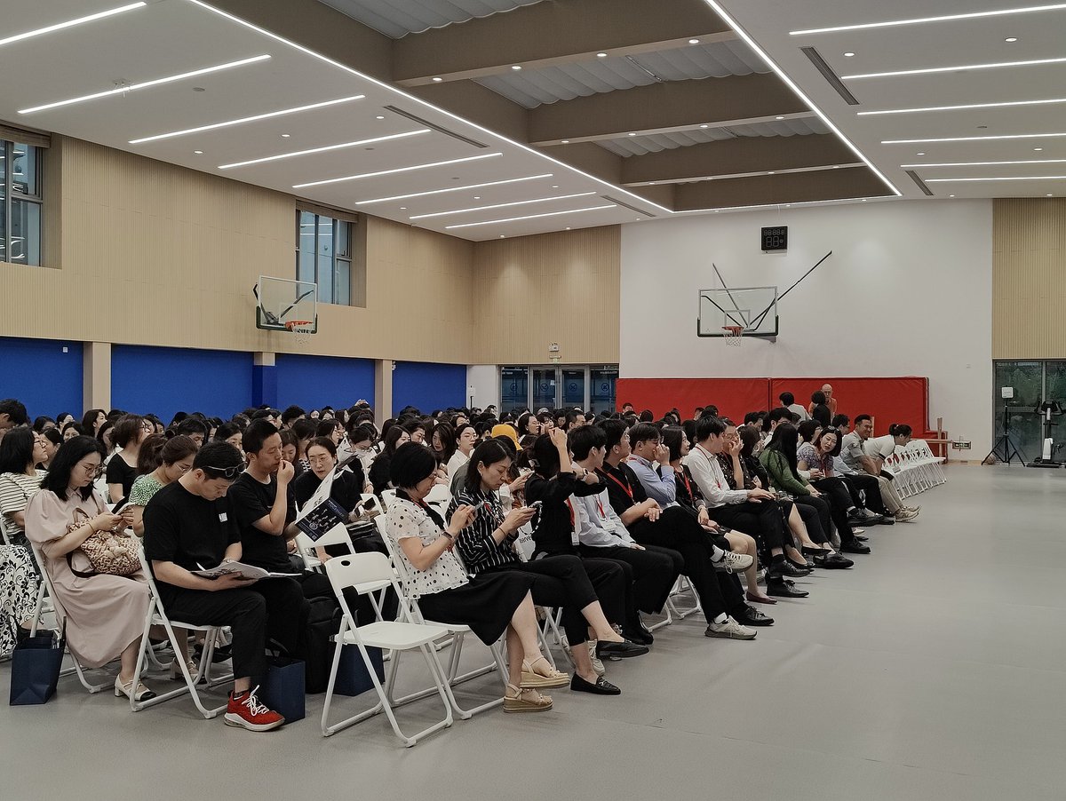fang_wangNIST's tweet image. #IBAPAC Welcome IB educators attend the IB workshops at Shanghai United International School - Gubei Campus. When the language of instruction is the teachers&apos; home language, there is no lost in translation. @iborganization