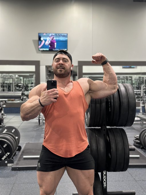 Workout! Bulking season is fun! https://t.co/f5HKzS0QI6