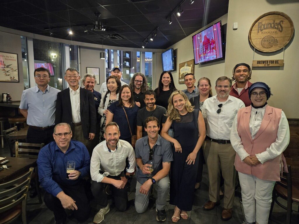 IVPP &amp; World Beer <a href="/MaAlfaidi/">Mabruka Alfaidi, Associ. Director Trans. Res @CHVR</a> <a href="/azchignalia/">Andreia Z. Chignalia</a> <a href="/AusRob_PhD/">Austin Robinson</a>  <a href="/yly99129/">Liya Yin, MD, PhD @UAZ Medicine-Phoenix</a> <a href="/MNCline/">Madeline Nieves</a> (thanks <a href="/mf_navedo/">Manuel F. Navedo</a> for taking a great photo) and friends!