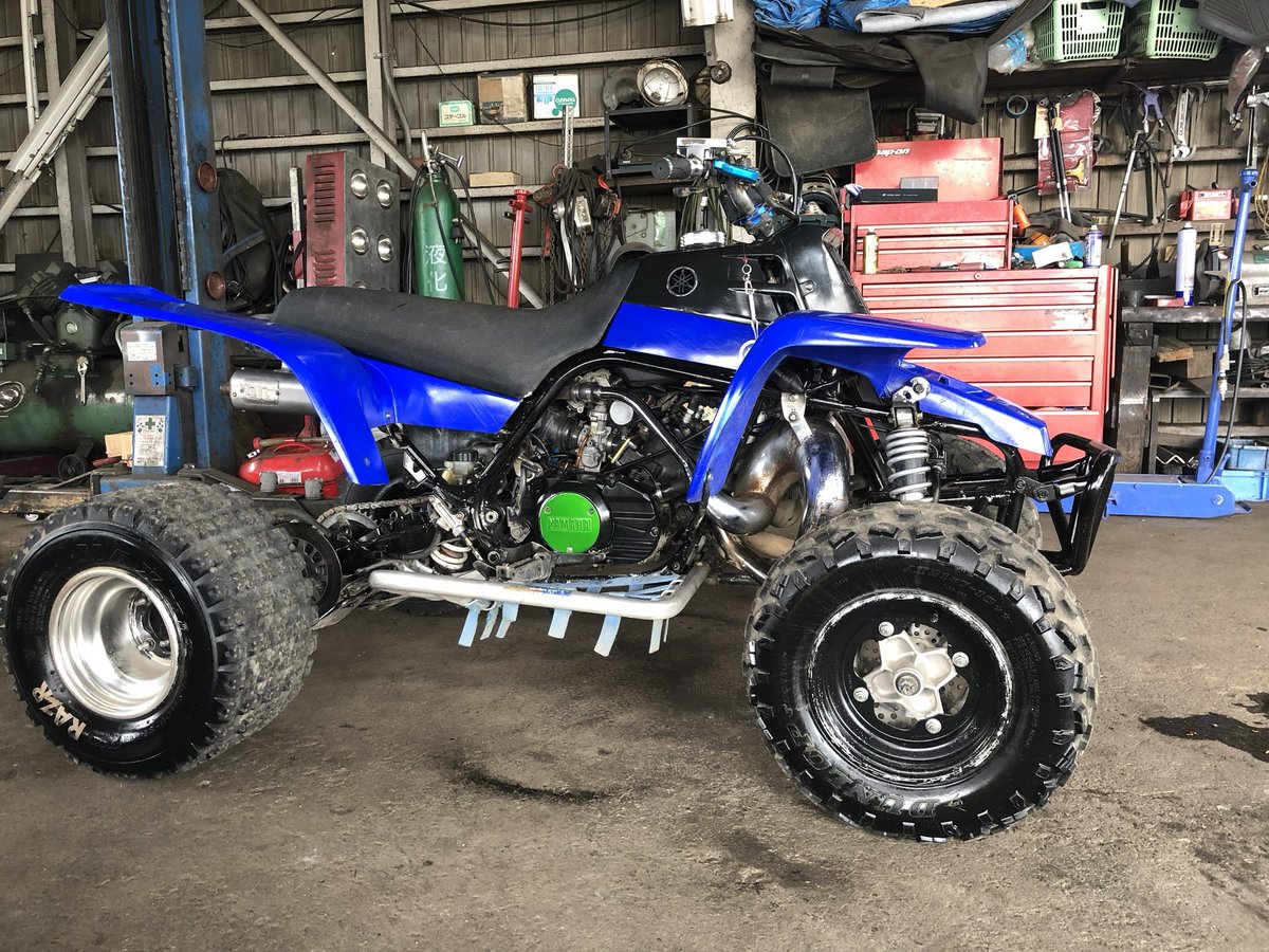 Adsl_C's tweet photo. YAMAHA バンシー 2スト350cc 
四輪バギー15万で誰か買わないですか？

4.5年前に元気に走ってました
それ以降乗る機会がなくなって乗らなくなりました、調子が悪くて乗らなくなった訳では無いです
数年乗ってないのでキャブのオーバーホールは必要だと思います

画像は乗ってた頃のです https://t.co/GUtPgb3y87