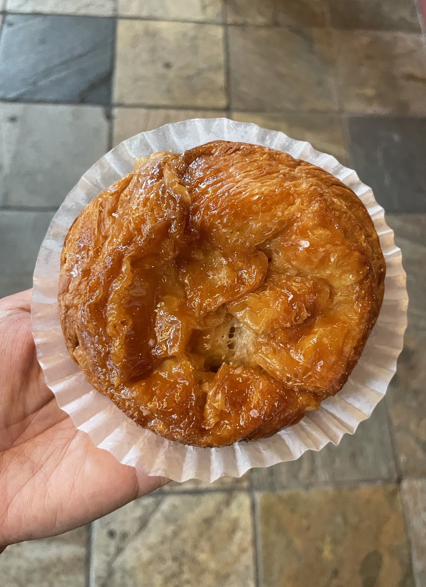 Saint_Honore's tweet photo. Happy National Kouign-amann Day! 🥐 

Imagine this: flaky, buttery croissant dough, perfectly caramelized and topped off with a sprinkle of sea salt. 😍✨

Celebrate this delicious treat at St. Honoré Bakery any day of the week! https://t.co/RscpOi5Srh