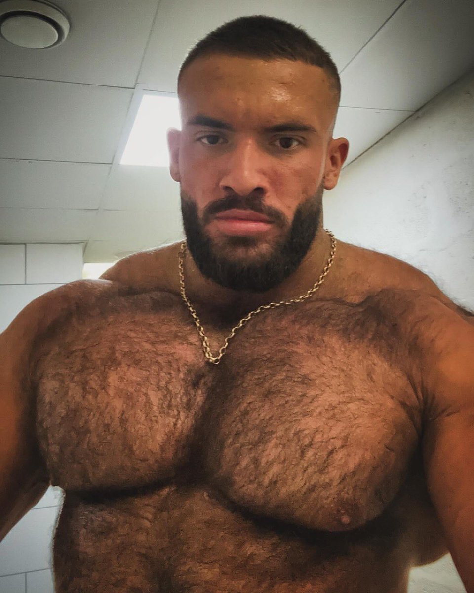 bomdidahm's tweet photo. That shot really did work, I’m getting *BWORP* bigger, and NGHHH hairier. Fuck look at my huge pecs, they’re the size of your head. *BWORRP* And they’re…. just… getting… bigger *BWORRP* #morph #musclegrowth #musclemorph #growerdom https://t.co/WJZFsMO8qp