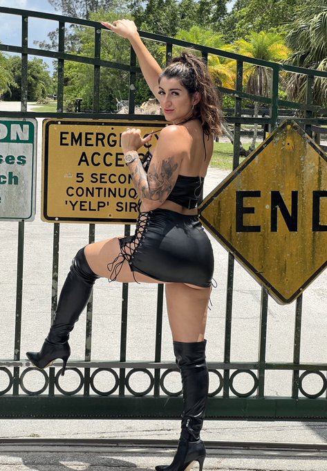 Hi 😋 #deadend #ootn #leather #Onlyfans https://t.co/6mT84kKn05<a href="/tag/deadend"class="tags">#deadend</a><a href="/tag/ootn"class="tags">#ootn</a><a href="/tag/leather"class="tags">#leather</a><a href="/tag/onlyfans"class="tags">#Onlyfans</a>