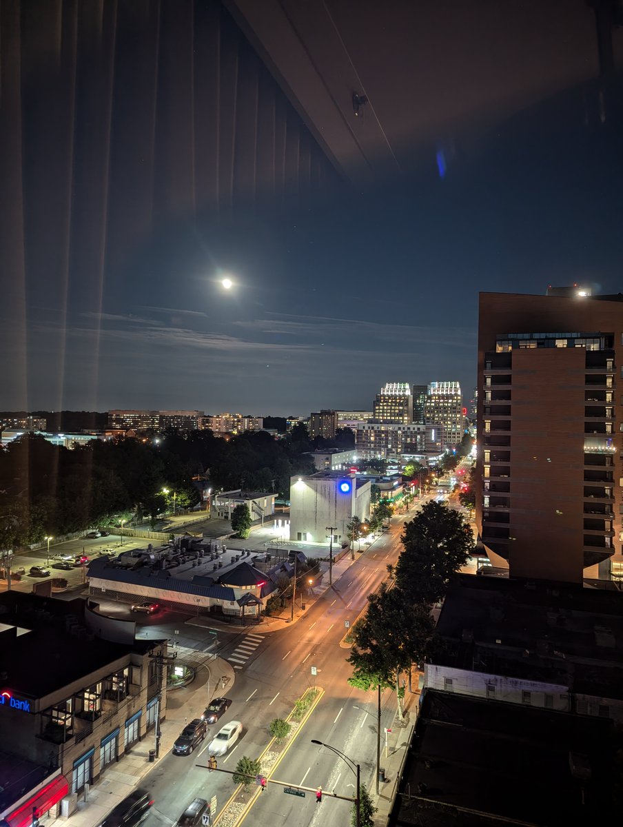 amber_kleckner's tweet photo. Full moon in Bethesda! #nih #studysection https://t.co/iN0C5aWi4l