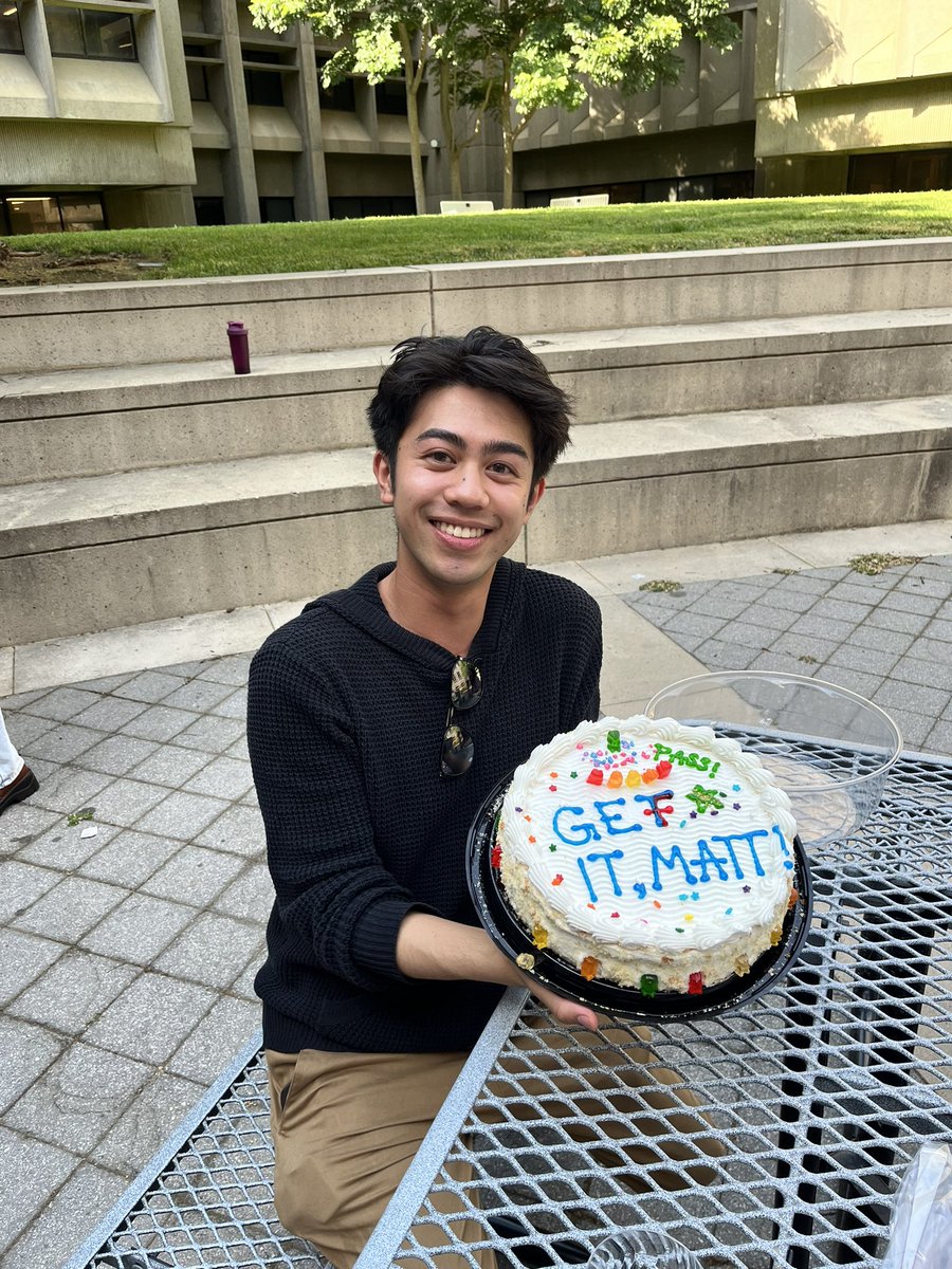 Jen_Cash_11's tweet image. So proud to announce that @MattyBraga passed his QE today! We had absolutely no doubts and are so excited to push his project forward full force now! Who can guess what the gummy bears on his cake represent??