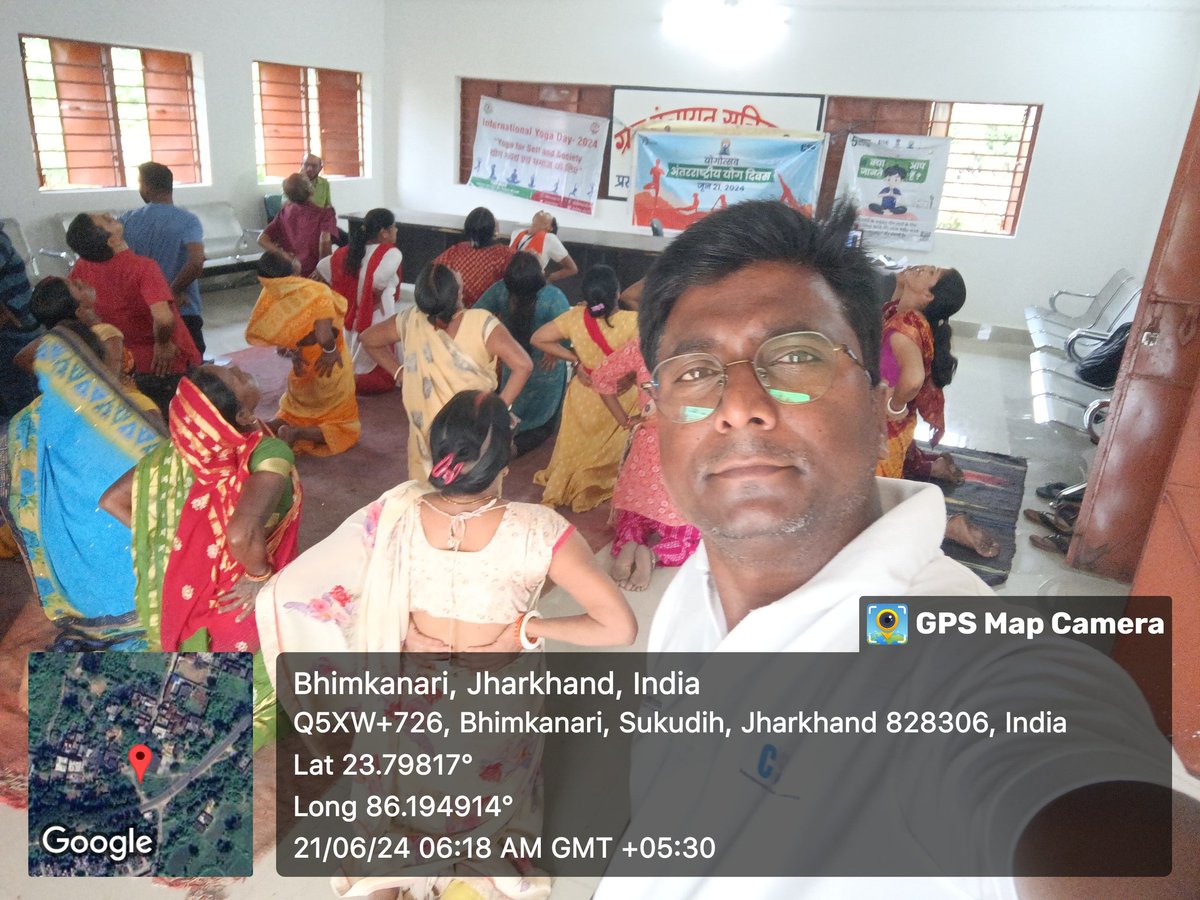 Women Vle Priyanka Kumari has organised a session for Yoga with her nearest Women's in 10th #internationalDayOfYoga 
<a href="/CSCegov_/">CSCeGov</a> <a href="/CSCJharkhand/">CSC Jharkhand</a> <a href="/moayush/">Ministry of Ayush</a> <a href="/CSCSPV_Health/">CSC Health</a> <a href="/jh_csc/">JH-CSC’s Media Page</a> 
#CSCPeYoga #CSCYogaWithFimaly 
#YogaForSelfAndSocity 
#IDY2024