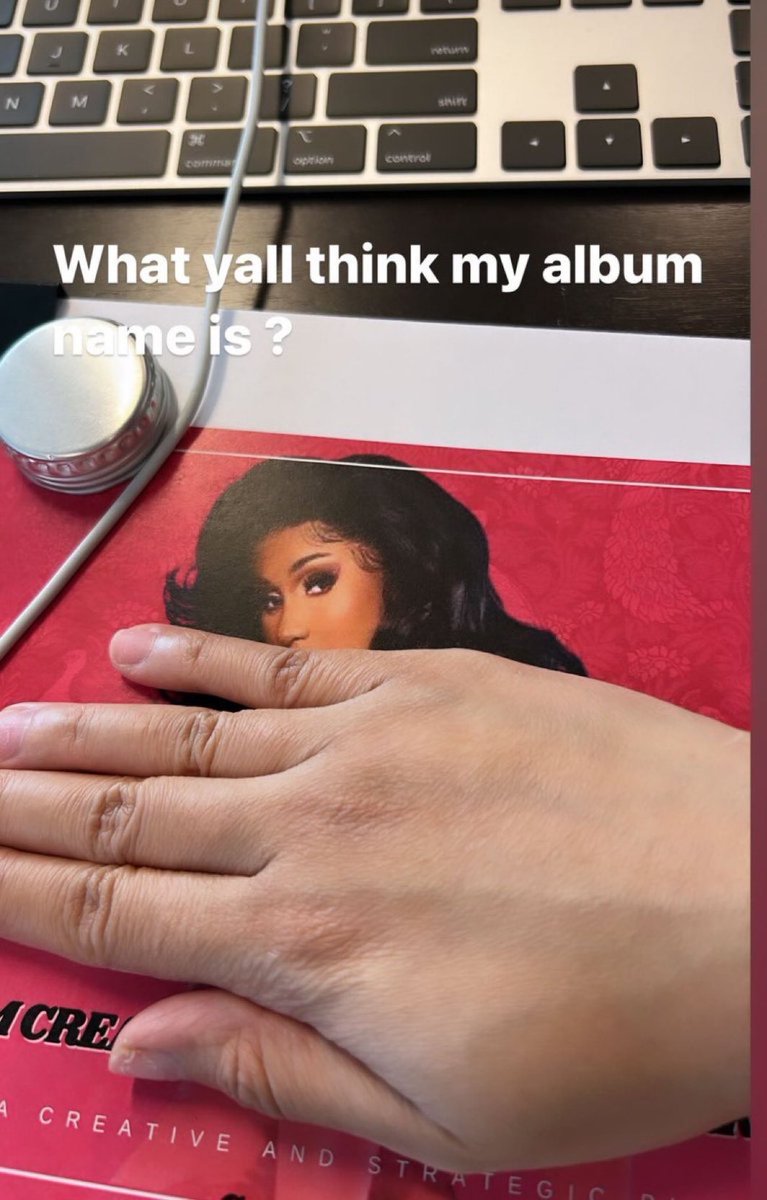 Megangoodknees's tweet image. What I said we getting this album!! 👏🏾👏🏾 what yall think the name is like cardi asked?? #CB2 #cardi #bardigang