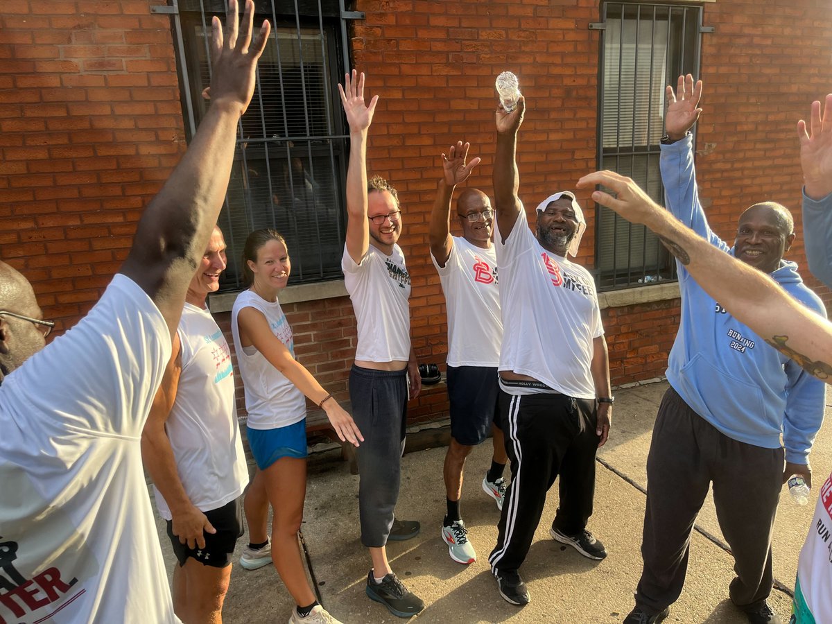 Team St. Len’s in Chicago celebrated Global running day with a morning circle up! Their crew is all about community and support, making every run count. Here's to more miles, smiles, and camaraderie! 

#BoMFChicago #BackonMyFeet #GlobalRunningDay #RunningOnHope #CommunityStrong