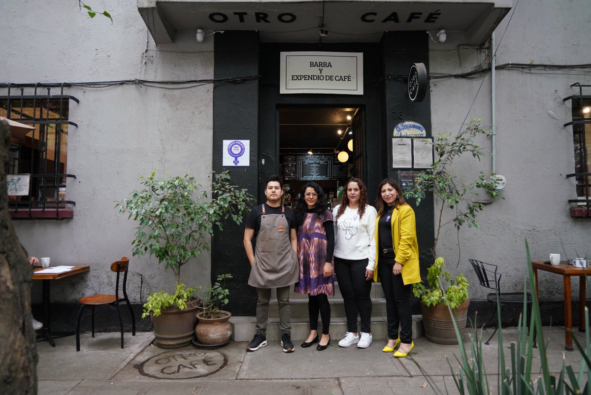 Porque en Miguel Hidalgo seguimos trabajando para poner PRIMERO A LAS MUJERES, sumamos más #PuntosVioleta con el apoyo de la iniciativa privada. Hoy el alcalde <a href="/mauriciotabe/">Mauricio Tabe Echartea</a> coloca los distintivos en negocios de la colonia Anzures: El <a href="/Fogoncito/">El Fogoncito</a>, Gramelia, De Sal D'Harina y Otro