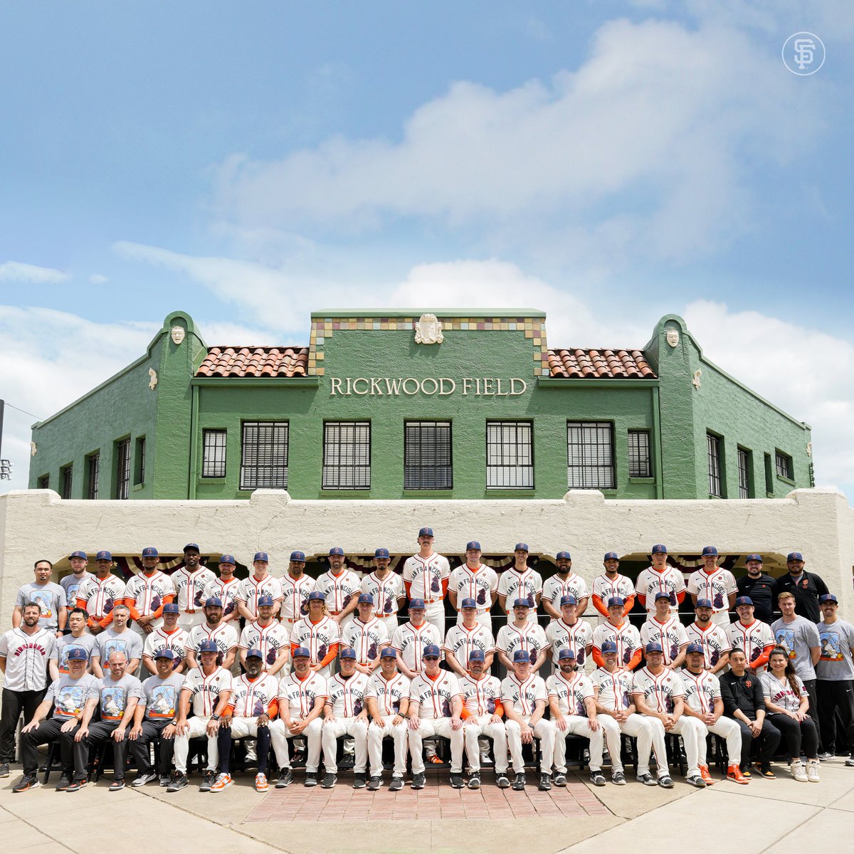 SFGiants's tweet image. Team photo at Rickwood Field 📸 

#MLBatRickwood | @MLB