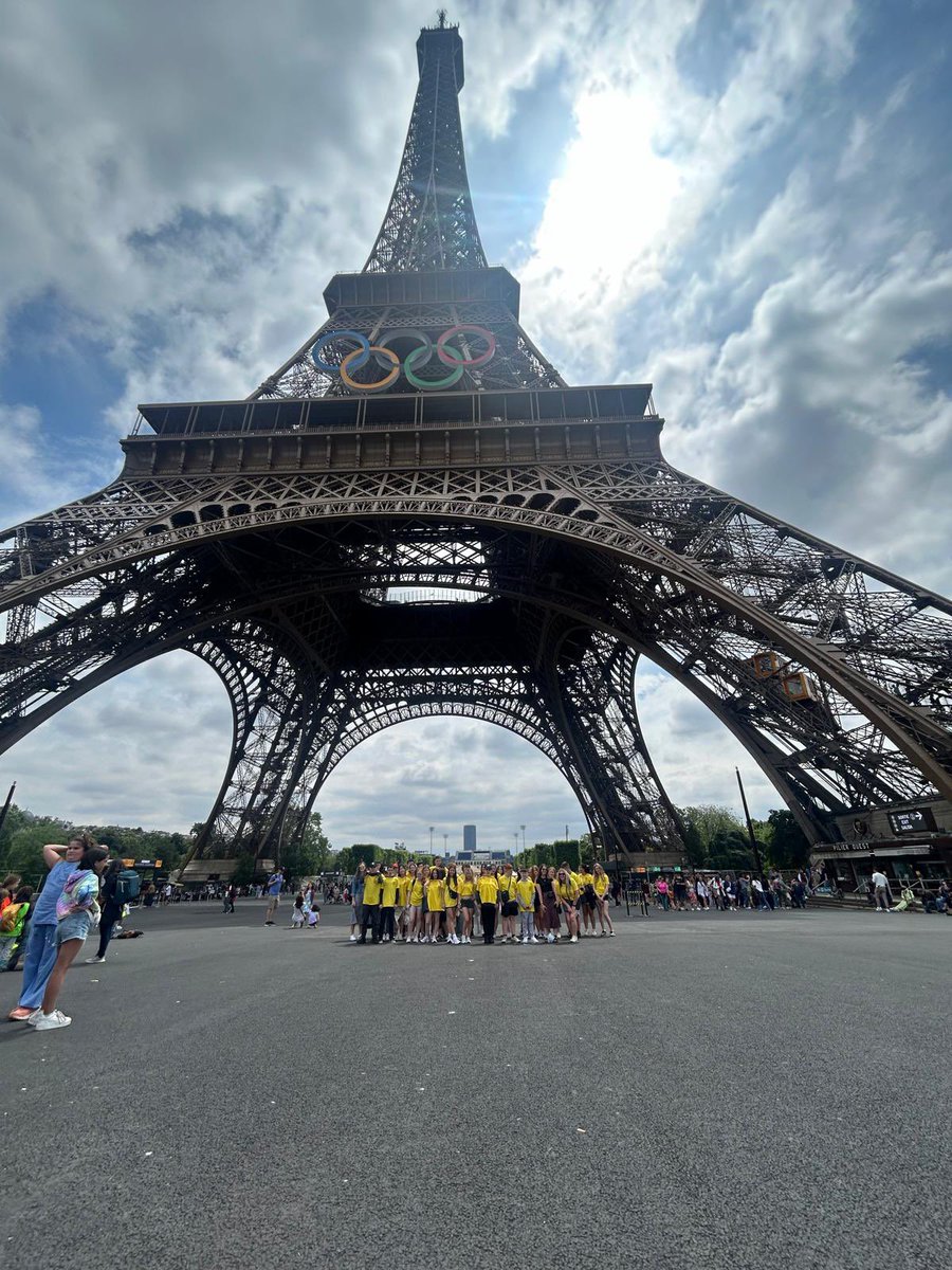 Amazing time in Paris today🇫🇷🫶. Early to bed for Disney 🤩🙌