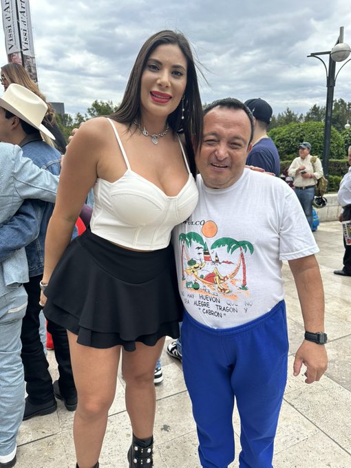 Servicio a la Comunidad ! Este Chico no ten&iacute;a celular y me pidi&oacute; una foto se la hacen llegar reenviando<a href="/tag/mexico"class="tags"><span>#mexico</span></a><a href="/tag/trend"class="tags"><span>#trend</span></a><a href="/tag/trending"class="tags"><span>#trending</span></a><a href="/tag/jueves"class="tags"><span>#jueves</span></a><a href="/tag/polanco"class="tags"><span>#polanco</span></a><a href="/tag/edomex"class="tags"><span>#edomex</span></a>