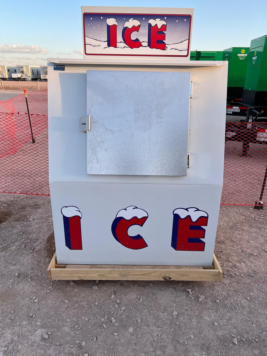GarrettsIce's tweet image. Ice Freezer Rentals for your construction sites! Garretts Ice &amp;amp; Water
#icedeliveryaz #ice #icedelivery #construction #freezer #rentals #constructionsite #garrettsiceandwater