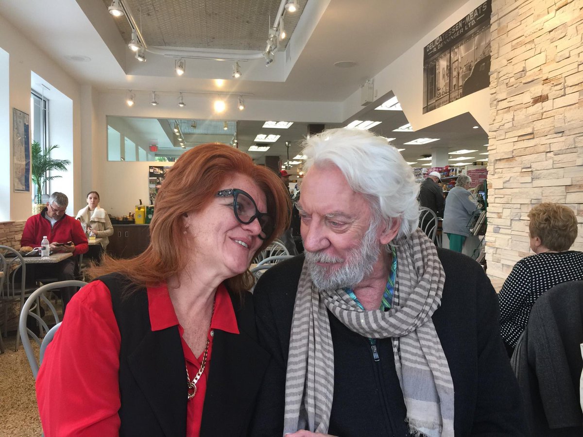 kyla_kumar's tweet image. Will never forget a chance encounter with Donald Sutherland in #HamOnt - graciously joined mom and I for a bowl of soup and a lovely chat. #CanadianIcon