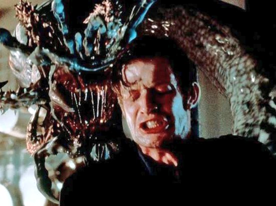 こちらは1998年公開の映画「ザ・グリード(原題:Deep Rising)」に登場