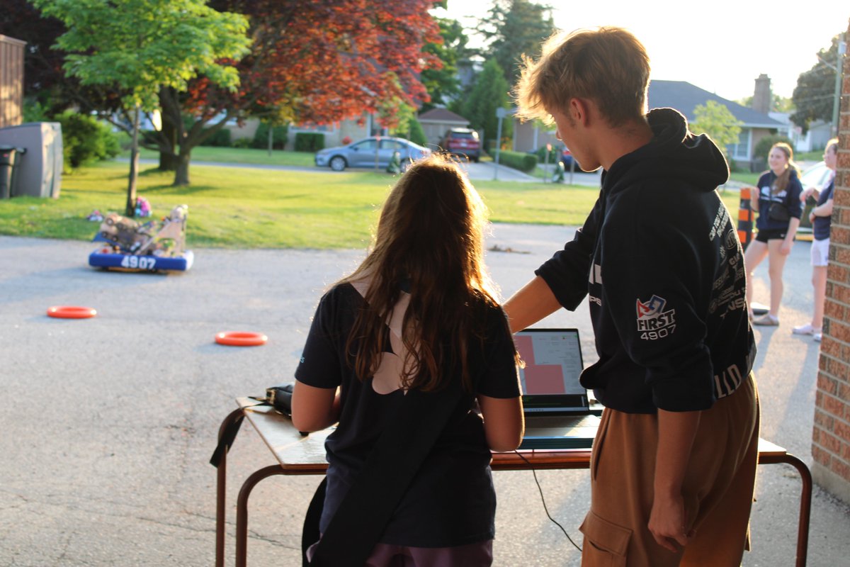 Our team finished the school year with one more outreach event this week. We enjoyed sharing our robot with a local guides unit. Teaching them about our team and showing them how to drive our robot was incredible!
Thank you to the 5th St. Thomas Girl Guides unit for having us!