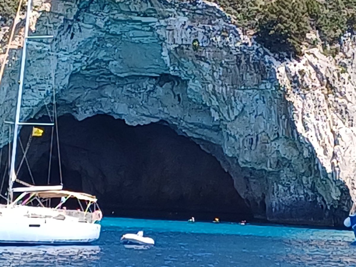 Picture can't capture the true beauty!!
#antipaxoi #voutoumi #paxoi #blueCaves #Greece #summer