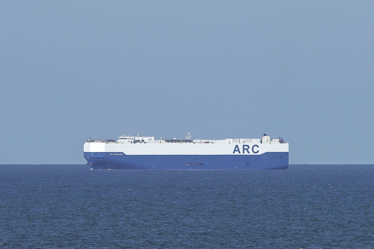 johnmorgan726's tweet photo. The #AmericanRollOnRollOffCarrier ARC DEFENDER, IMO:9375264 en route to Baltimore, Maryland @BShipspotting @BaltoChes flying the flag of the United States πΊπΈ. #ShipsInPics #VehicleCarrier #ARCDefender https://t.co/lcLTMmCCpb