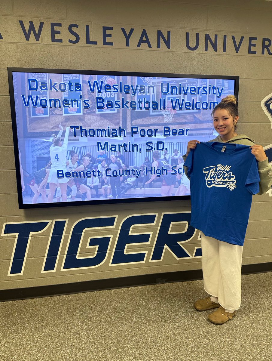 thomiah kay poor bear (@thomiahk) on Twitter photo I had a great visit at <a href="/DWUWBB/">𝐃𝐚𝐤𝐨𝐭𝐚 𝐖𝐞𝐬𝐥𝐞𝐲𝐚𝐧 𝐖𝐁𝐁</a>! Thank you for the awesome opportunity to learn more about the school, athletic program, and the Tiger culture! <a href="/CoachC_DWU/">Jason Christensen</a> <a href="/tuffymorrison/">Christian Morrison</a> I had a great visit at <a href="/DWUWBB/">𝐃𝐚𝐤𝐨𝐭𝐚 𝐖𝐞𝐬𝐥𝐞𝐲𝐚𝐧 𝐖𝐁𝐁</a>! Thank you for the awesome opportunity to learn more about the school, athletic program, and the Tiger culture! <a href="/CoachC_DWU/">Jason Christensen</a> <a href="/tuffymorrison/">Christian Morrison</a>