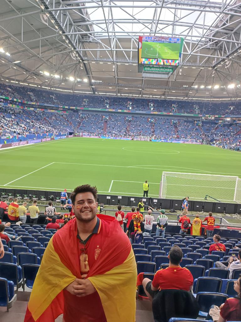 NCastilloJ44's tweet photo. 1863 en el Veltins Arena y en el chiringuito. Algún detallito no estaría mal😅😅 https://t.co/UYLSYnBMiy