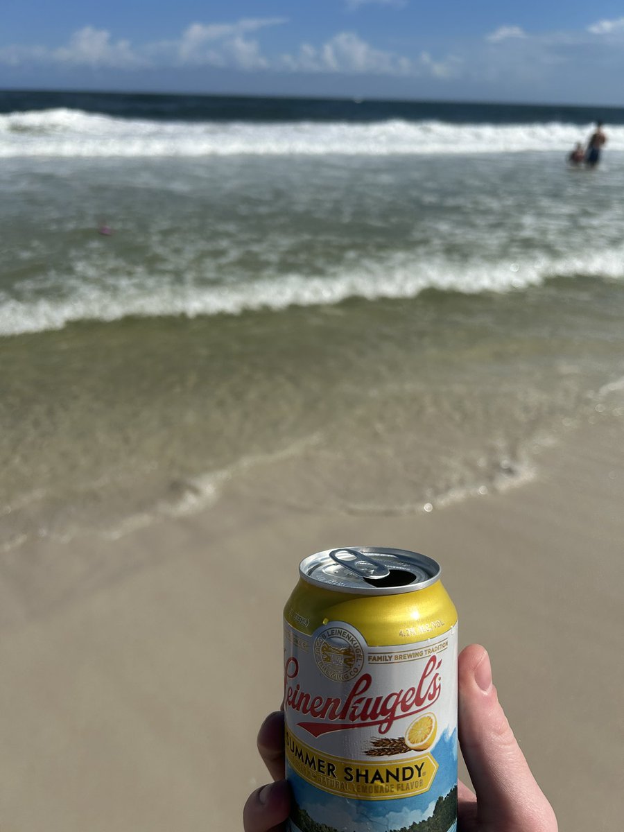 AngelReese50457's tweet photo. @harryjsisson is screaming, crying and throwing up at the thought of me ripping a Summer Shandy at the beach https://t.co/WNUasACY28
