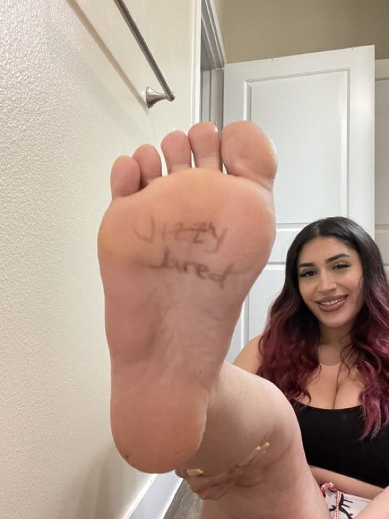 jizzyjared's tweet image. Big shoutout to @bigb00tygodess really good at custom vids and she has 10/10 onlyfans. 🔥🔥 I will be collaborating with her next month for content 💯👌🏽