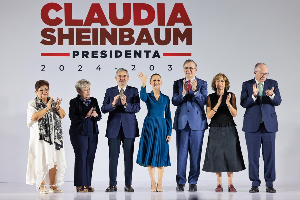 Esta mañana presenté a 6 integrantes del equipo que me acompañarán en la Presidencia de la República para seguir avanzando con la Transformación. No le vamos a fallar al pueblo de México.

claudiasheinbaumpardo.mx/wp-content/upl…