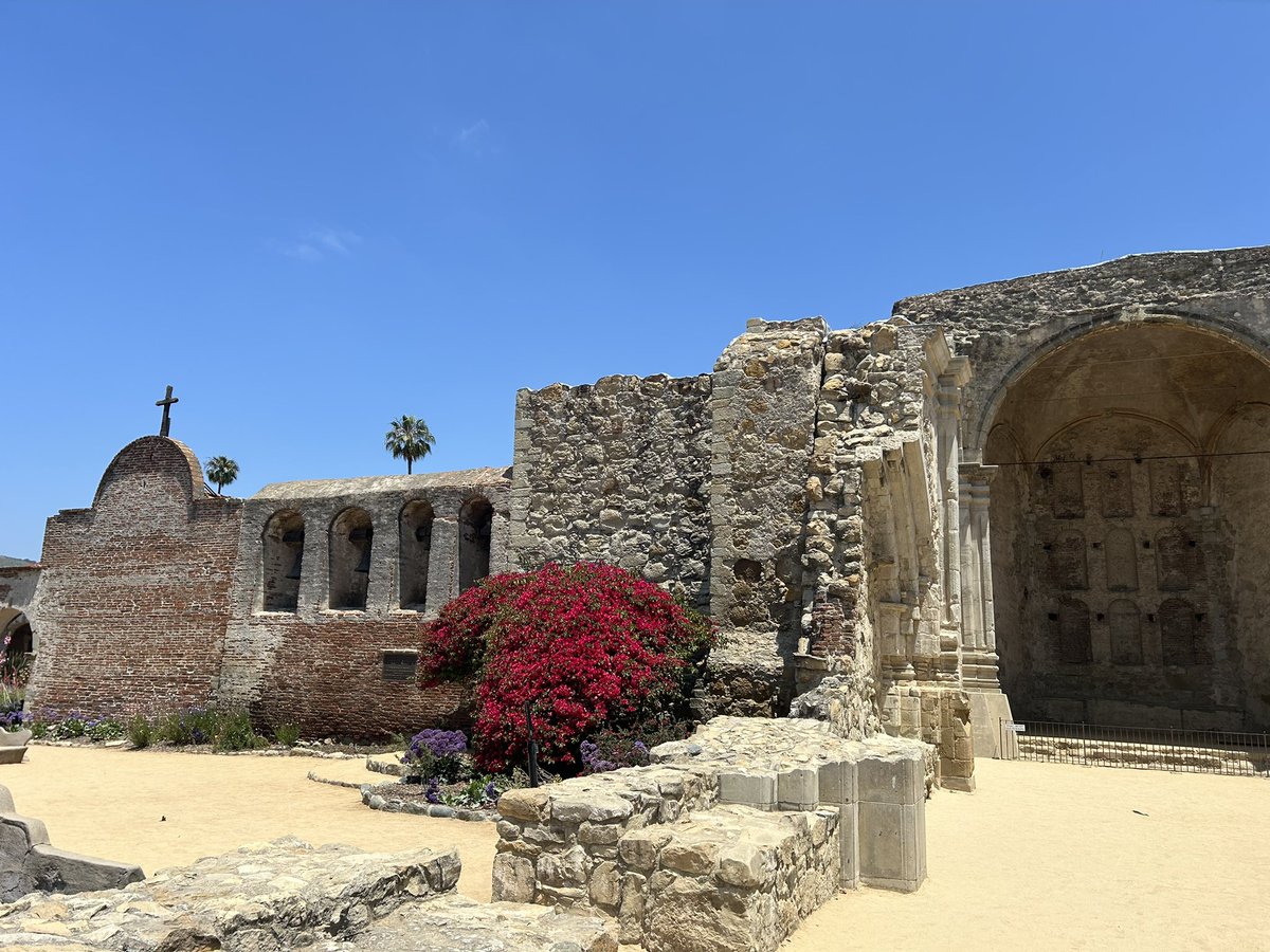 Beautiful day to visit Mission San Juan Capistrano for the first time. Don't forget about your local history (like I did 🤦‍♀️)!