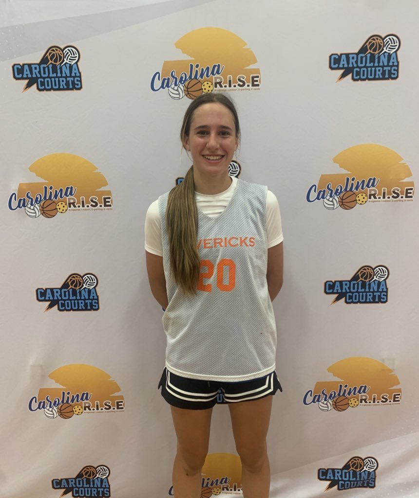 RISEReport's tweet photo. Final: 

Marvin Ridge: 46
Kate Schindler 17

Country Day: 40 
Olive Brigham 12
Evelyn Turner 8

@Assist_U_ @BallHerHoopsCLT 

#RISEReport #RISESummerShowcase https://t.co/gVRMsufgvD