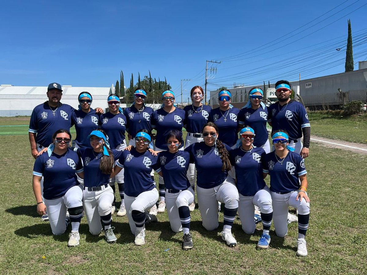 sems_udg's tweet photo. ¡Sumen un nuevo oro en la pizarra! 🥇
Nos llevamos el primer puesto en softbol con este grandioso equipo de la #Prepa22. 🎊
#NadaNosDetiene #PrepaUDG @VidaSems @Conadems_N @udg_oficial https://t.co/9qstGak26Z