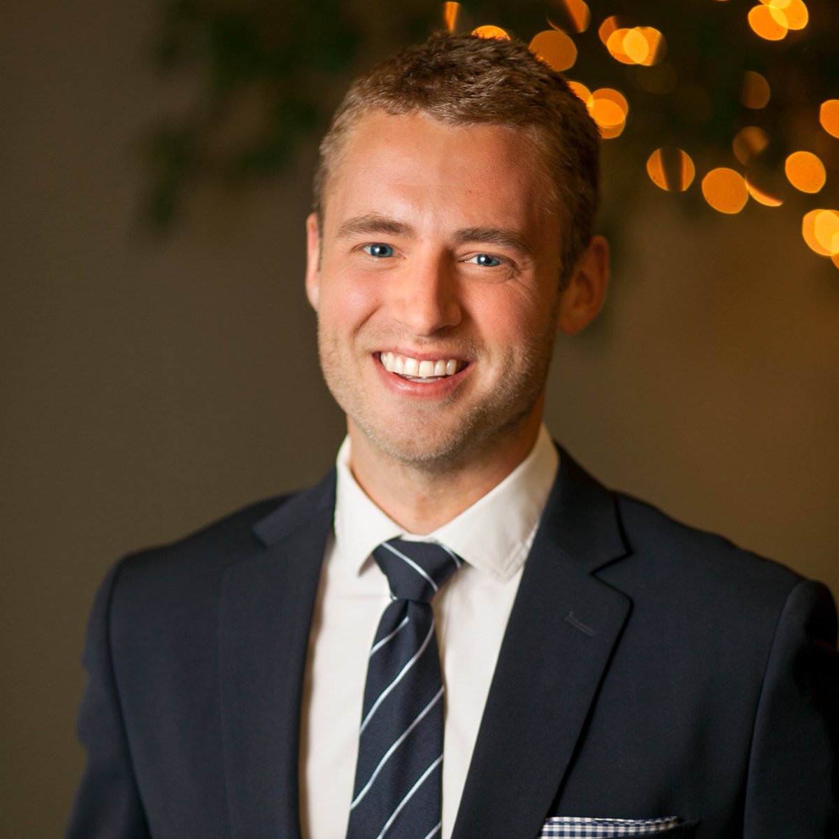 Goodman School of Business (@goodmanschool) on Twitter photo LIVE - Indigenous Leader 2024 with <a href="/BrockUniversity/">Brock University</a> grad and Chief of Staff to the President and CEO of Scotiabank, Jon Davey (BA ‘05), is happening now! Tune in to the livestream below👇 stream.lifesizecloud.com/extension/2146… LIVE - Indigenous Leader 2024 with <a href="/BrockUniversity/">Brock University</a> grad and Chief of Staff to the President and CEO of Scotiabank, Jon Davey (BA ‘05), is happening now! Tune in to the livestream below👇 stream.lifesizecloud.com/extension/2146…