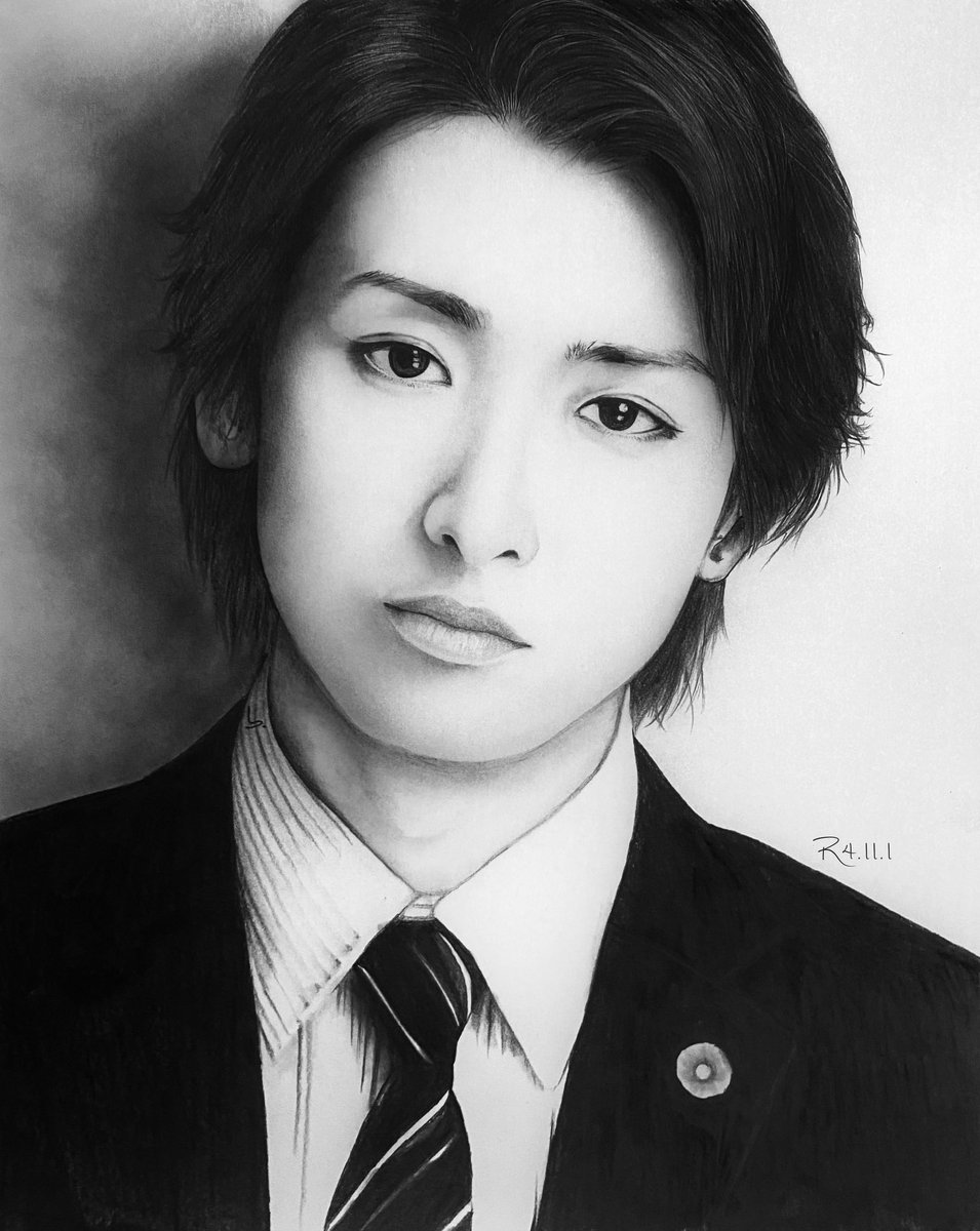 bubble3104's tweet photo. 成瀬さん、普通ならあんな黒くて肌が荒れてる復讐鬼なんて居ないわ！
ってなるとこだけど智の造形の美しさと演技力でむしろそれがリアルに魅せてたな。

懐かしい〜ちょっと今から観てみようかなぁ…ってなるには余りにも重すぎるドラマ。

#大野智
#鉛筆画

過去絵の成瀬領。 https://t.co/tuN86xY1Kn
