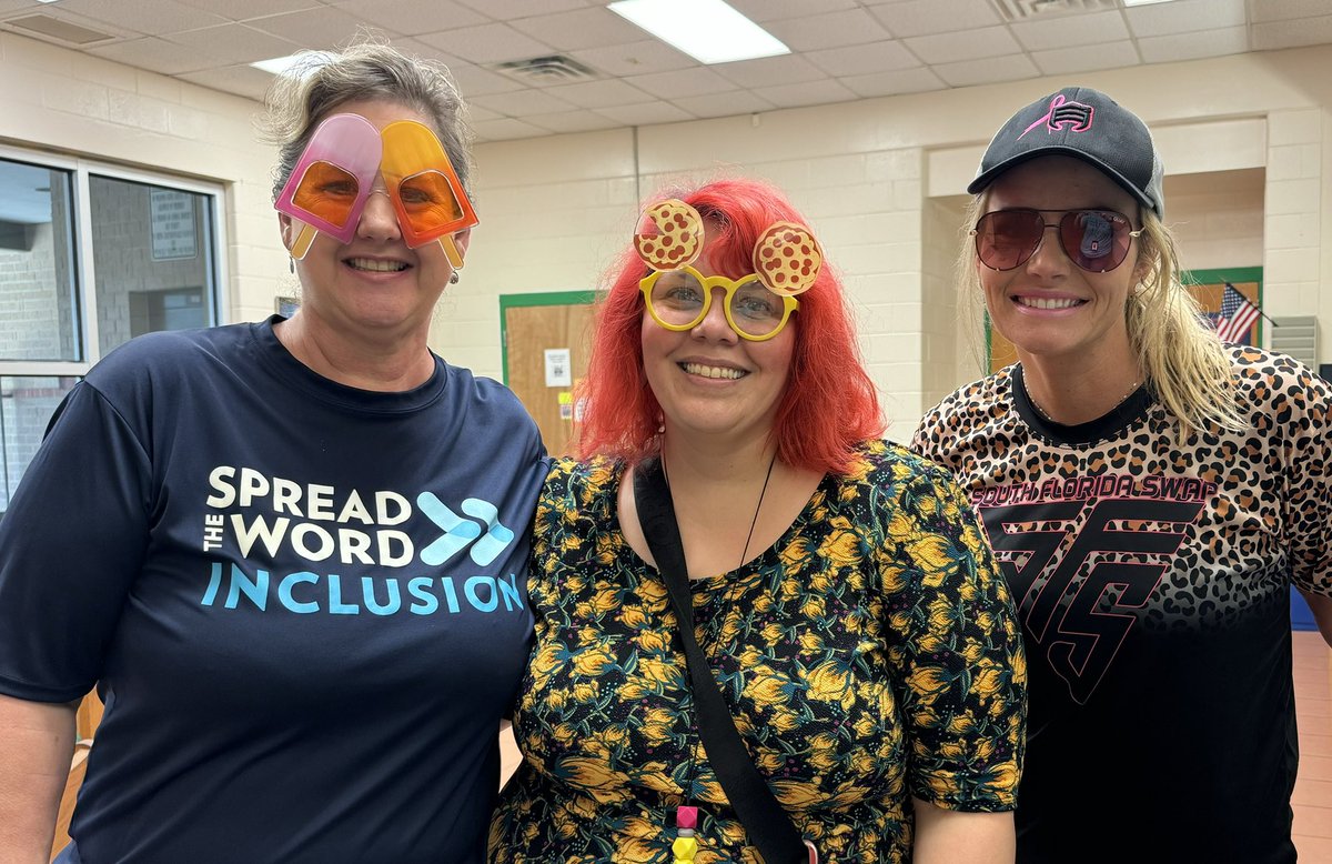 PiedmontlakesMs's tweet image. Bringing the sunshine at the PLMS Summer Learning Camp… needed the shades!! #summerlearningfun #futureisbright #spiritweekfun #PiedmontStrong @PLMS_DrRay