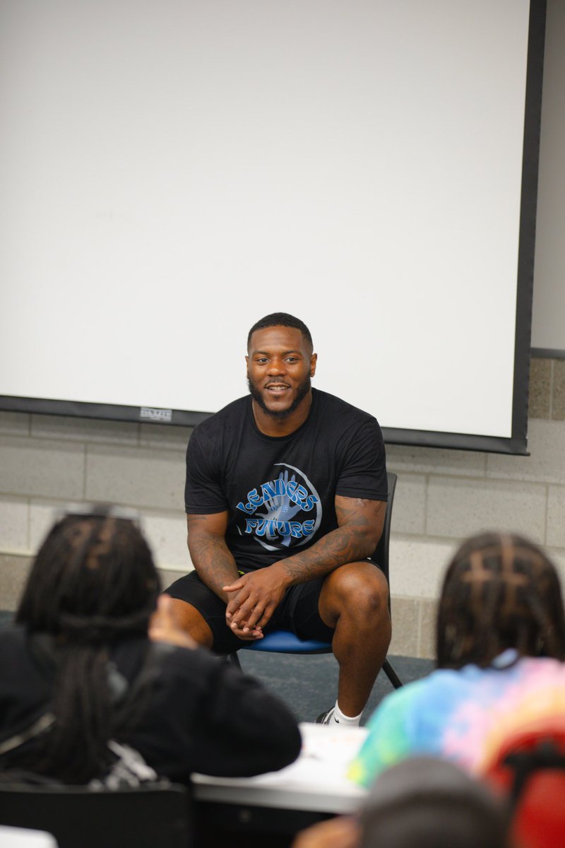 ZiggySmalls_'s tweet image. Day 1 of the 4th annual #ShelicesAngels Business Academy was a success 🙏🏾

Thank you to all the business owners/leaders who dropped by to impart some knowledge on the kids about what it means to persevere and run a business 

Looking forward to a great day 2 🤍